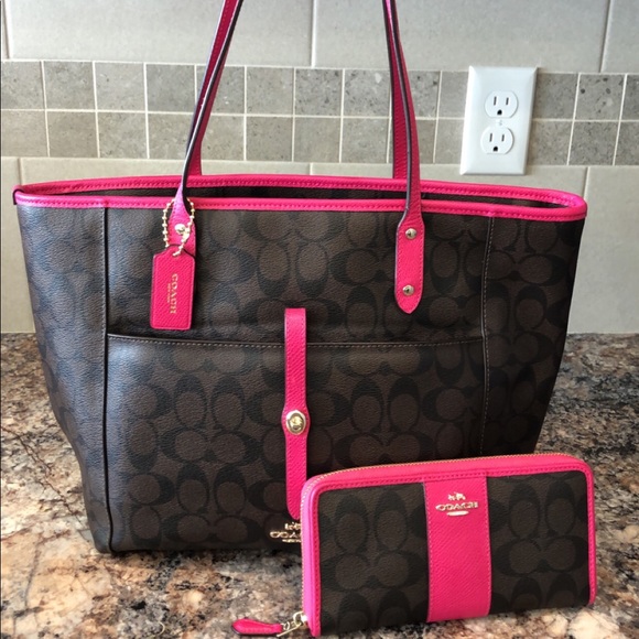 ‼️SALE‼️ Coach tote and wallet